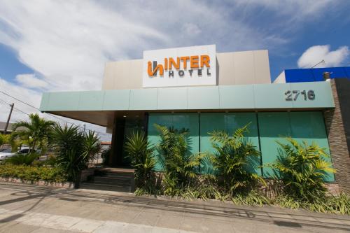 a building with a winter workout sign on it at Inter Hotel in Recife