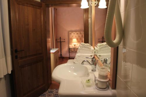 Kúpeľňa v ubytovaní IL COLOMBAIO WINERY & Rooms