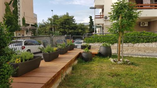 Vonkajšia záhrada v ubytovaní Studio Apartman San