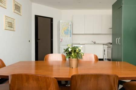 A kitchen or kitchenette at San Matteo 23