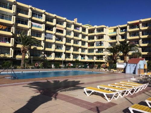 Central Apartment overlooking Yumbo centre with heated pool