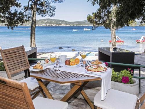 Mobile Home Stella III Biograd na Moru Soline beach