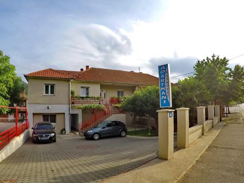 Η γειτονιά γύρω από ή μία γειτονιά κοντά σε αυτό το διαμέρισμα