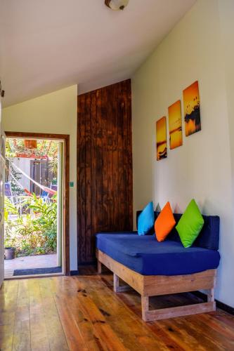 Un lugar para sentarse en Roatan Backpackers' Hostel