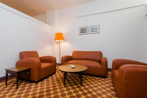 Χώρος καθιστικού στο West End Hotel Opp Bombay Hospital
