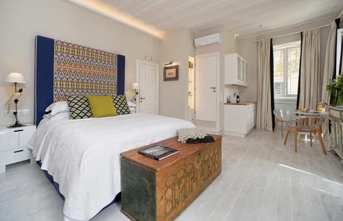 Lear Liston Suite