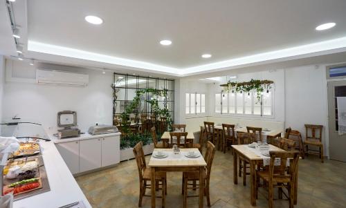 Εστιατόριο ή άλλο μέρος για φαγητό στο Iapetos Village