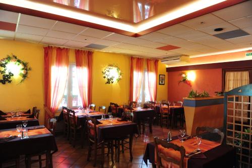 Restoran atau tempat lain untuk makan di Logis Argonne Hôtel
