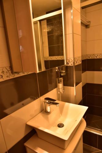 Kupaonica u objektu Ferhadija Luxury Apartment