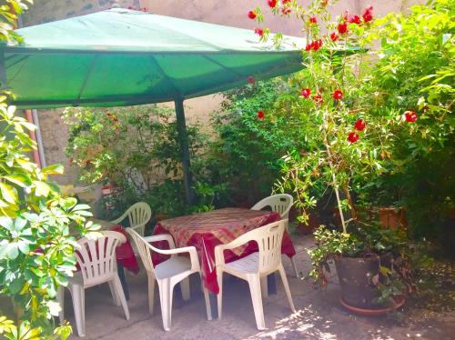 Κήπος έξω από το B&B Da Rosa