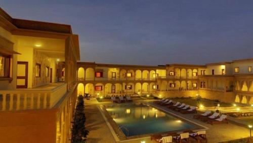 Πισίνα στο ή κοντά στο Club Mahindra Jaisalmer