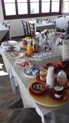 As opções de pequeno-almoço disponíveis para os hóspedes de Casa de Campo Quinta São Jorge