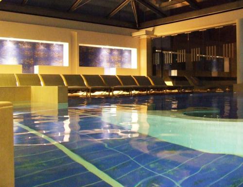Hotel Luna Riccione e Aqua Spa Only Adults +12の敷地内または近くにあるプール