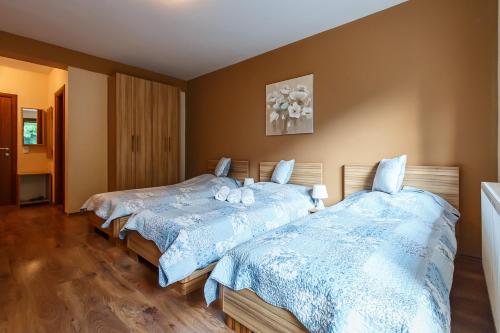 Ein Bett oder Betten in einem Zimmer der Unterkunft Guest house Boračko Lake
