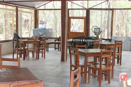 Restaurace v ubytování Campamento Yaax Che en Calakmul
