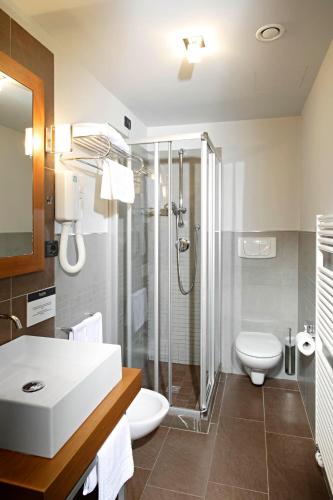 Un baño de Hotel Fossa Mala