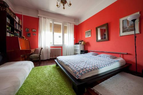 Posteľ alebo postele v izbe v ubytovaní Lonyay Street Apartment