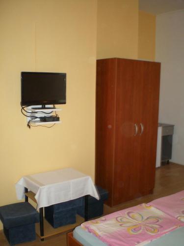 Gallery image of Studio Apartments Marija with private parking in Makarska