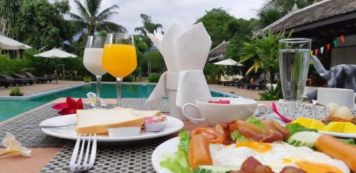 Mad på resortet eller i nærheden