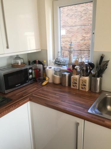 Dapur atau dapur kecil di Tides Reach