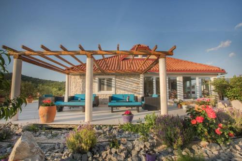 Villa Red Hacienda with Pool