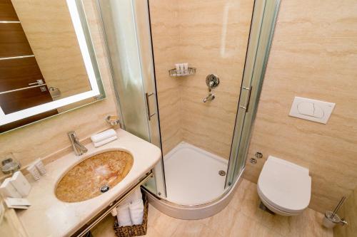 Hedera Residences - Kumborにあるバスルーム