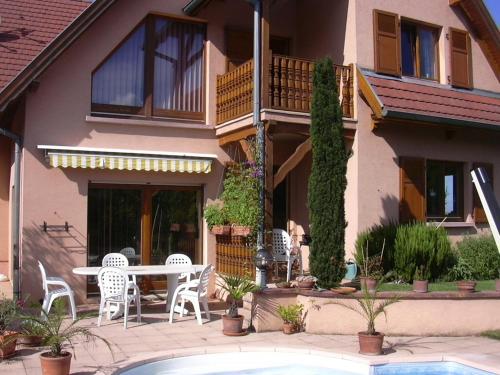 Το κτήριο όπου στεγάζεται  το bed & breakfast
