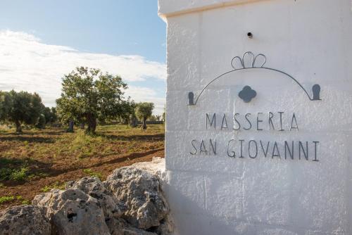 a sign that reads masagna san giovanni at Masseria San Giovanni - Epoca Collection in Fasano