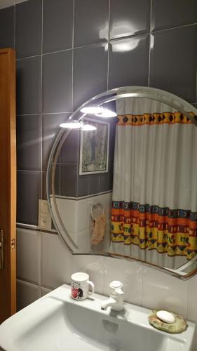 Apartamento con excelentes vistas tesisinde bir banyo