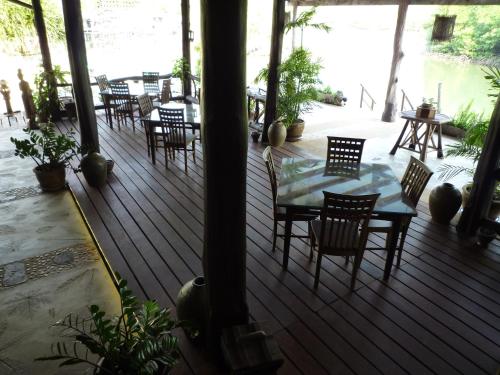 Restaurace v ubytování The Mangrove Hideaway Kohchang