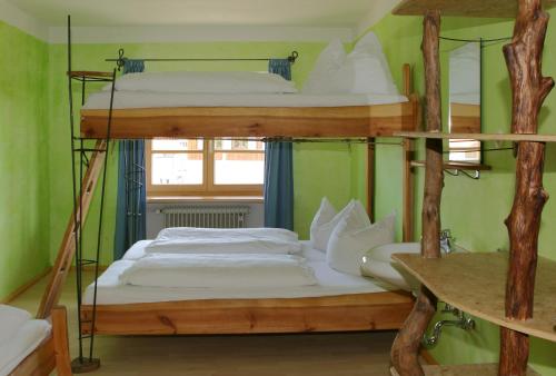 Postel nebo postele na pokoji v ubytování Schiff Bihlerdorf - Hostel