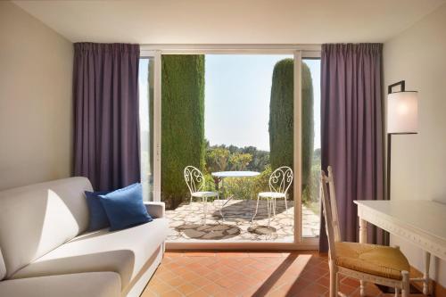 Гостиная зона в Le Fregate Provence