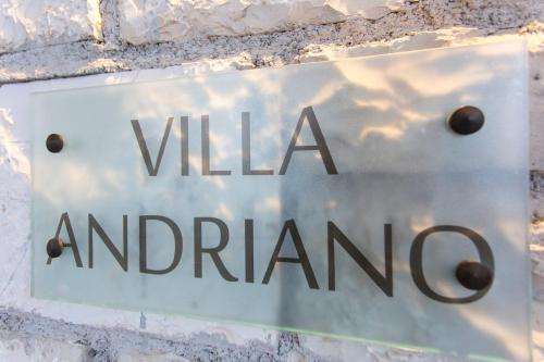 Certificato, attestato, insegna o altro documento esposto da Abi Luxury Villas