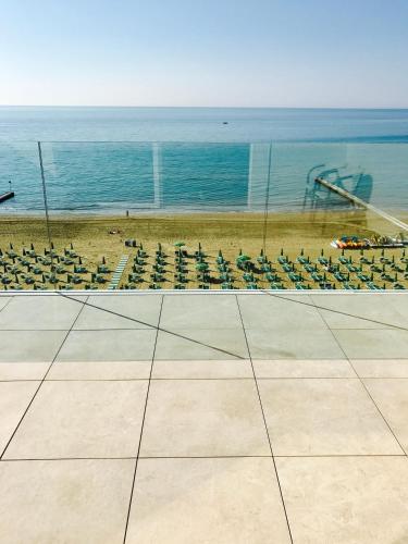 Nespecifikovaný výhled na moře nebo výhled na moře při pohledu z hotelu
