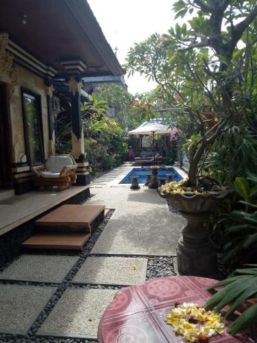 Κήπος έξω από το Mimba Private House