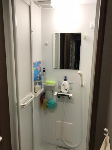 Un baño de Emina Backpackers