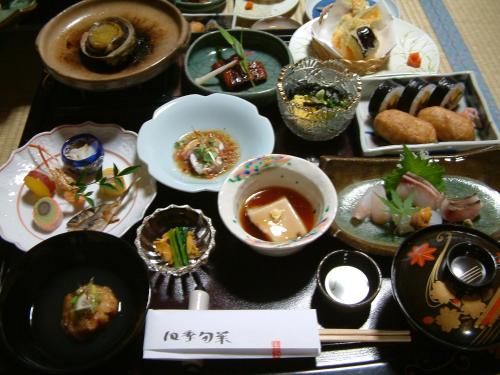 Φαγητό σε αυτό το ryokan ή κάπου εκεί κοντά
