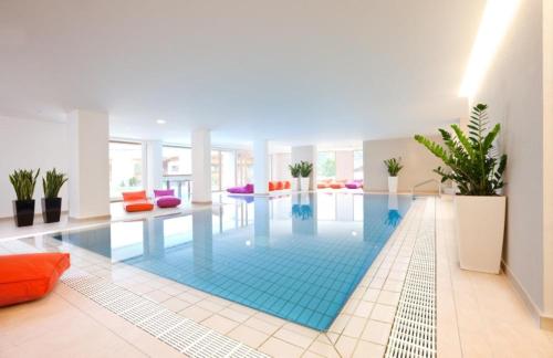 Hotel Valserhofの敷地内または近くにあるプール