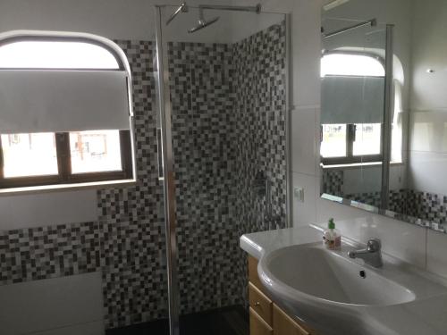 Phòng tắm tại Quinta das Flores