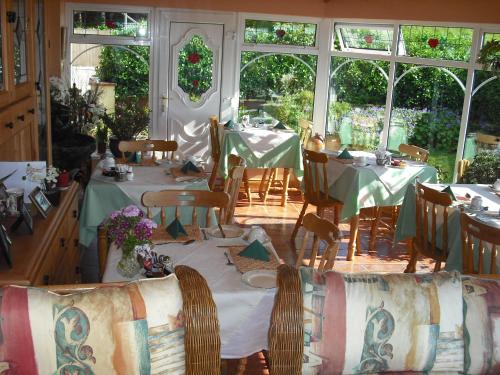 Restaurace v ubytování Mount Edward Lodge