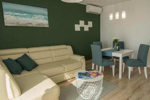 Adria Vista Mare - Modern Apartment with Sea View