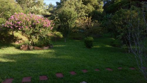 Taman di luar Posada Camboatá
