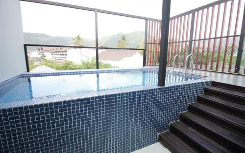 สระว่ายน้ำที่อยู่ใกล้ ๆ หรือใน Unique Loft Apartment