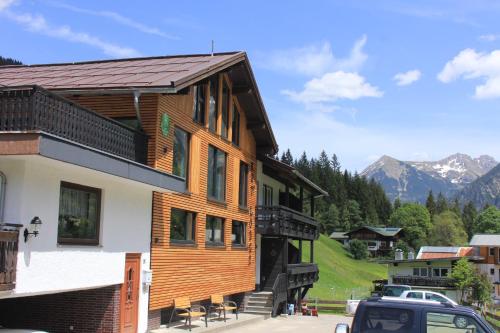 Gallery image of KWT Lodge in Mittelberg