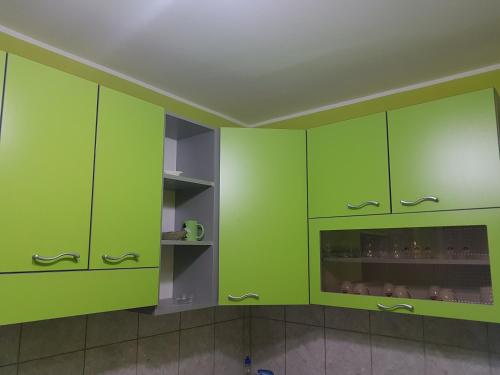 Apartment Centar Deluxeにあるキッチンまたは簡易キッチン