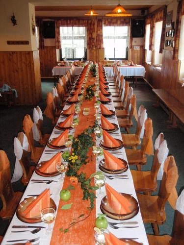 Restaurace v ubytování Penzion Na Rozcestí
