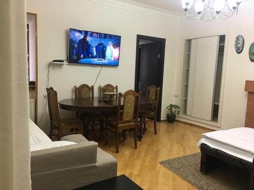 TV a/nebo společenská místnost v ubytování Guesthouse Zeinabi