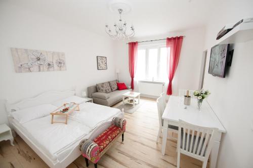 Postel nebo postele na pokoji v ubytování Traditional Apartments Vienna TAV - City