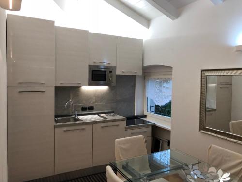 Gallery image of White Residence Apartment in Riva del Garda