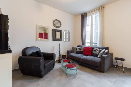 Photo de la galerie de l'établissement Stylish White and Red Apartments, à Juan-les-Pins